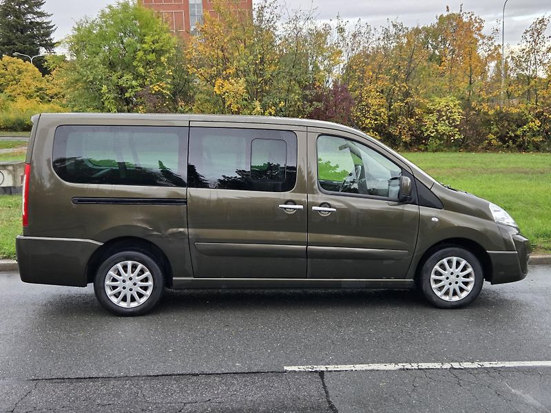 Peugeot Expert Tepee (2014) 2.0 HDI 120Kw Motor 3válce - fotka 9 z 28