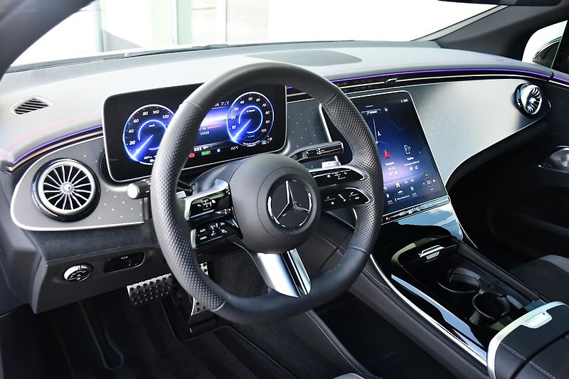 Mercedes-Benz EQE 350 AMG PREMIUM 4MATIC 1M  - fotka 15 z 38