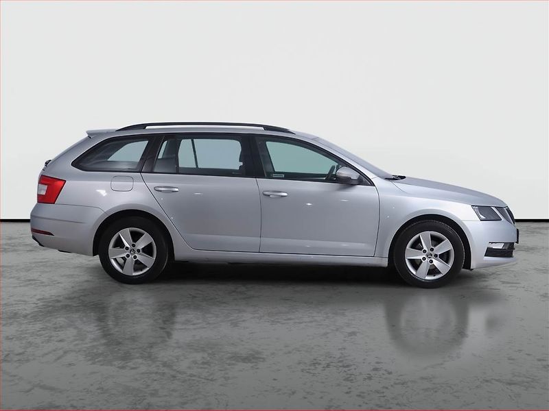 Škoda Octavia (2019) Ambition 1.6 TDI, Serv.kniha - fotka 6 z 19