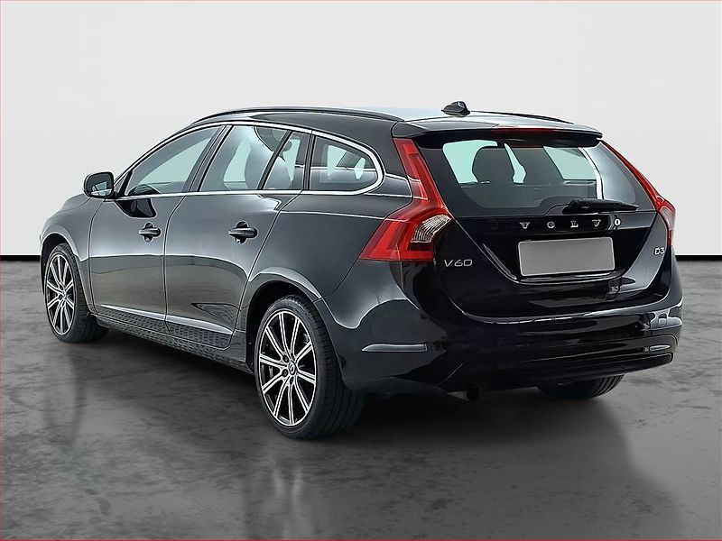 Volvo V60 (2017) D3 2.0, Automat, Xenony - fotka 4 z 20