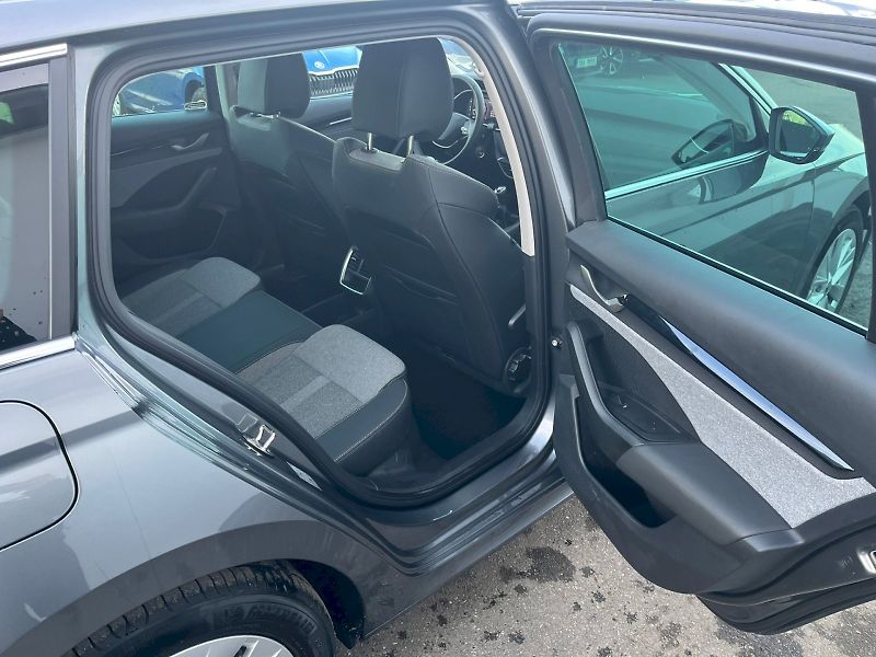 Škoda Octavia (2024) COMBI TOP SELECTION 2,0 TDI 85 - fotka 8 z 34