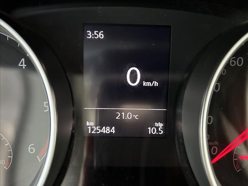 Volkswagen Golf 1,6   TDI 81kW,SERVISKA - fotka 13 z 22
