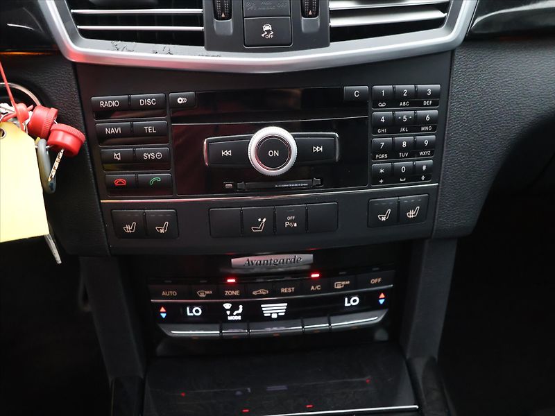 Mercedes-Benz Třídy E 3,0 350CDI 170kW CZ Avantgarde - fotka 24 z 35