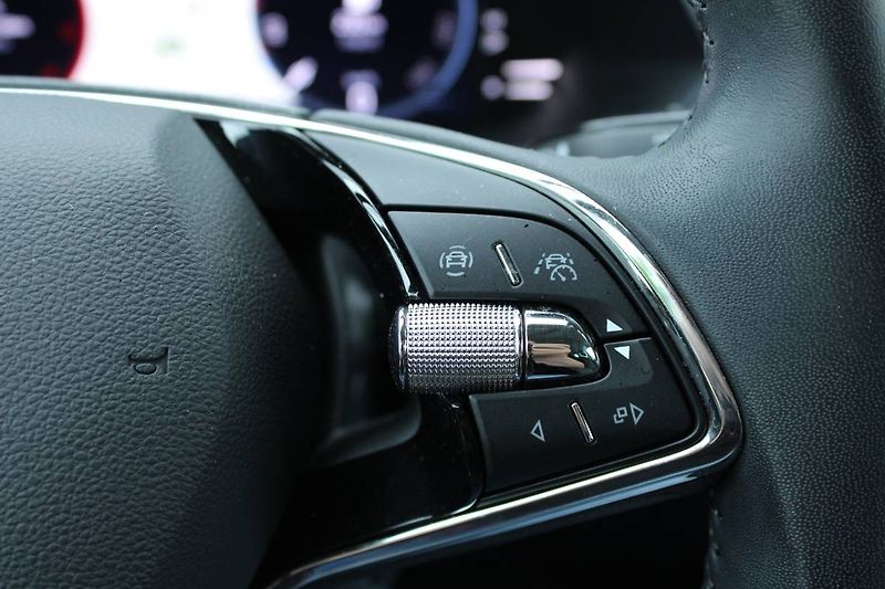 Škoda Superb (2022) 2.0 TDI 110kW LED Matrix manuá - fotka 33 z 33