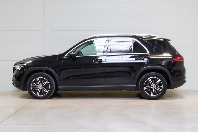 Mercedes-Benz GLE 300d 4M,ČR,1.MAJ,DPH,ACC,360 - fotka 5 z 37