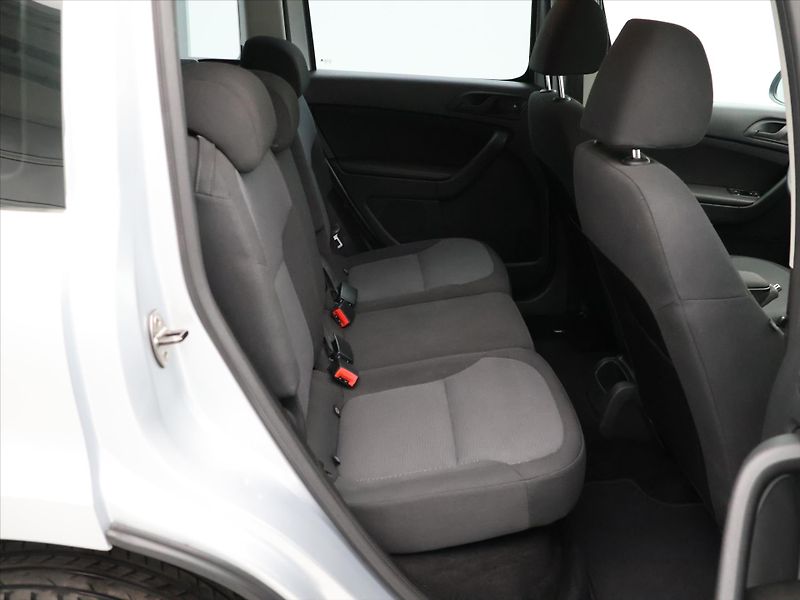 Škoda Yeti 1,2 TSI 77kW Klima Tažné 1.Maj - fotka 13 z 26