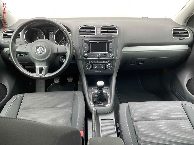 Volkswagen Golf (2010) 1.6 TDi, Team - fotka 8 z 18