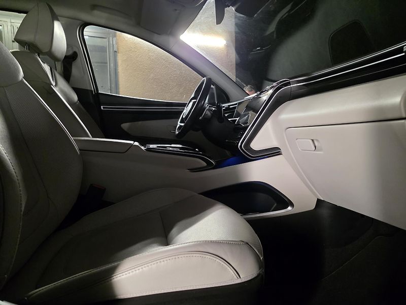 Hyundai Tucson 1.6PREMIUM-PANORAMA-MAX.VÝBAVA - fotka 17 z 19