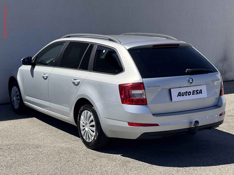 Škoda Octavia (2013) 1.6TDi, ČR, Elegance - fotka 4 z 15