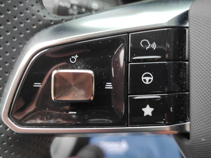 MG ZS 1,5 145kW Hybrid+ Essent AT TZ - fotka 17 z 41