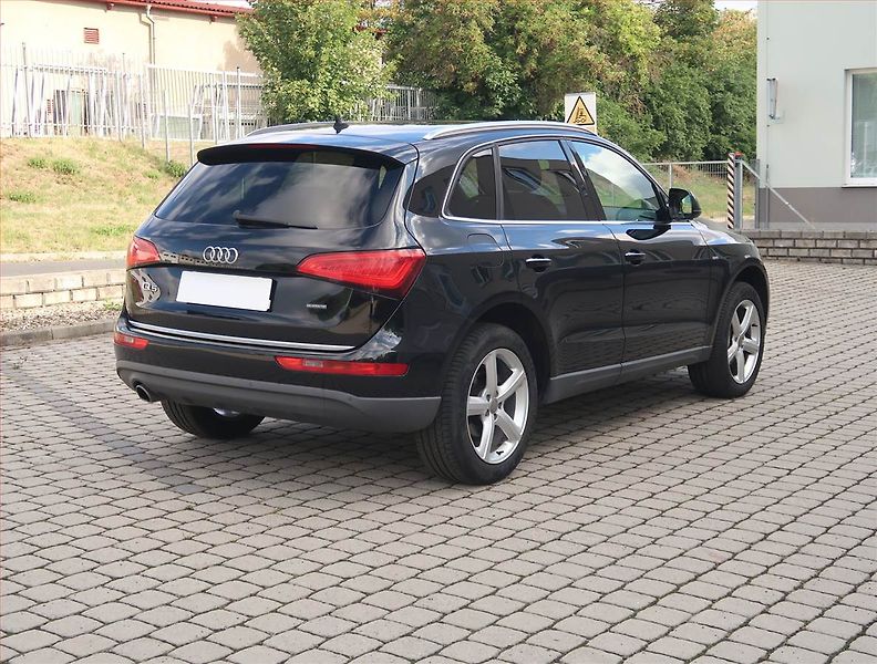 Audi Q5 (2016) S line 2.0 TDI, 4X4, Automat - fotka 5 z 19