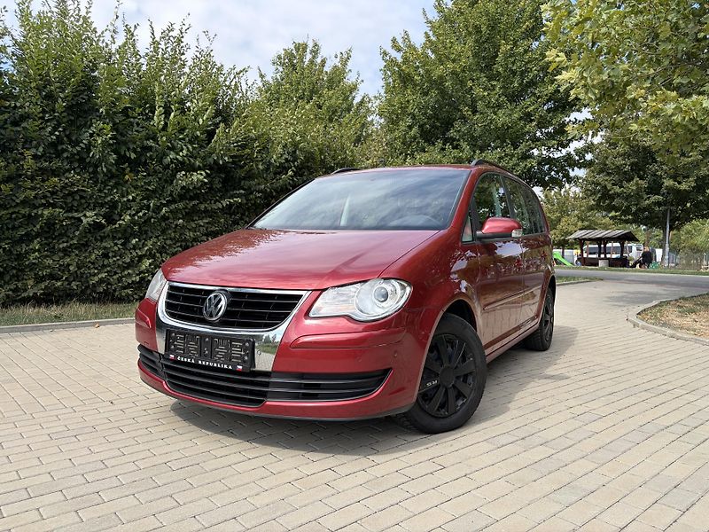 Volkswagen Touran 1.6 75KW 7 míst Trendline  - fotka 1 z 33