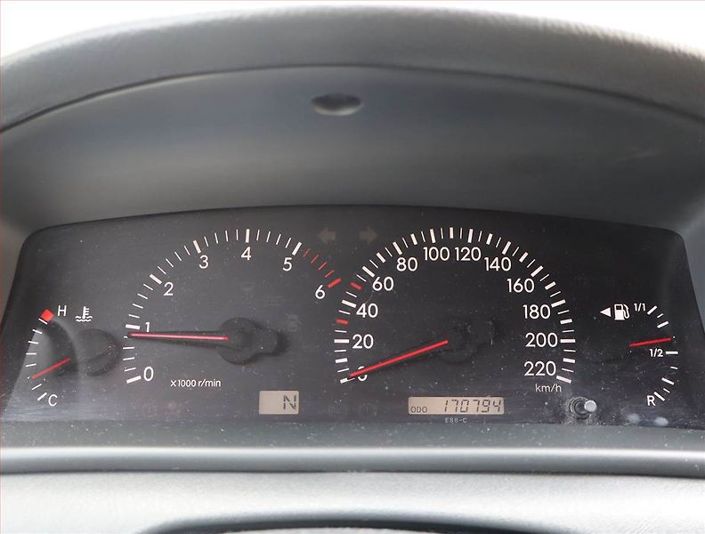 Toyota Corolla (2005) 1.4 D-4D, Automat, po STK - fotka 11 z 17