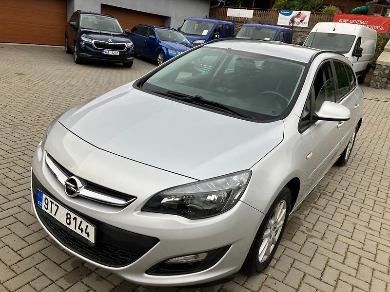 Opel Astra (2015) 1.4T 103kW LPG SPORTS TOURER - fotka 13 z 27