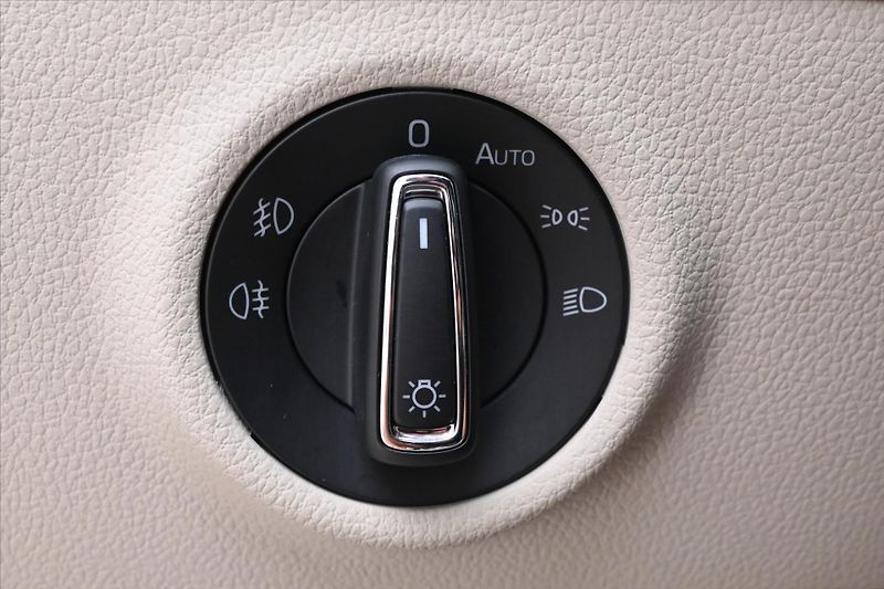 Škoda Superb 2,0 TDI 110kW Style DSG Záruka - fotka 27 z 33