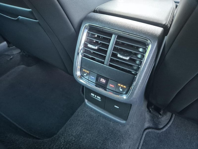Škoda Octavia (2023) Combi Scout TDi 147kw DSG 4x4 - fotka 44 z 50