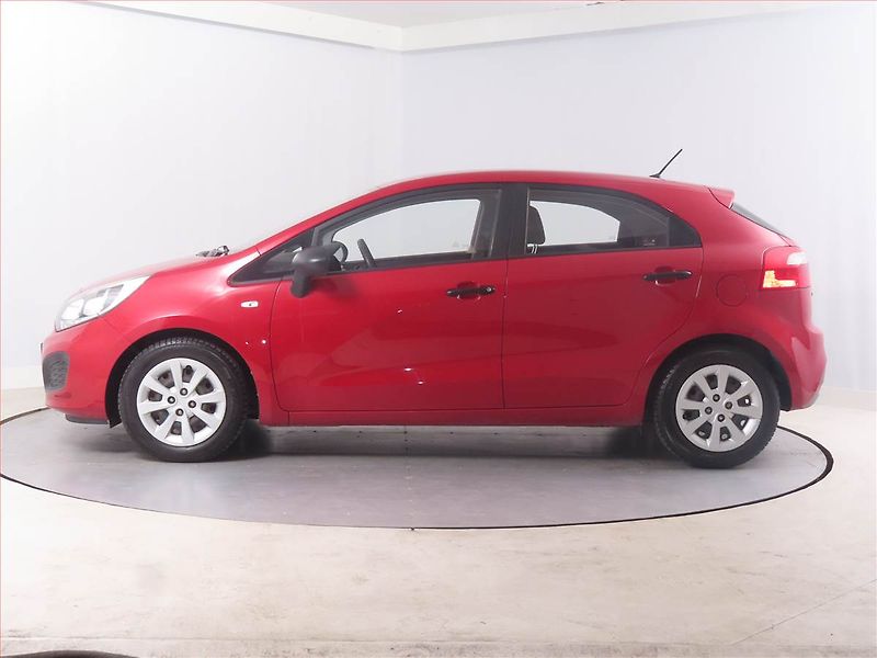 Kia Rio (2013) 1.25 CVVT, ČR,1.maj - fotka 3 z 14