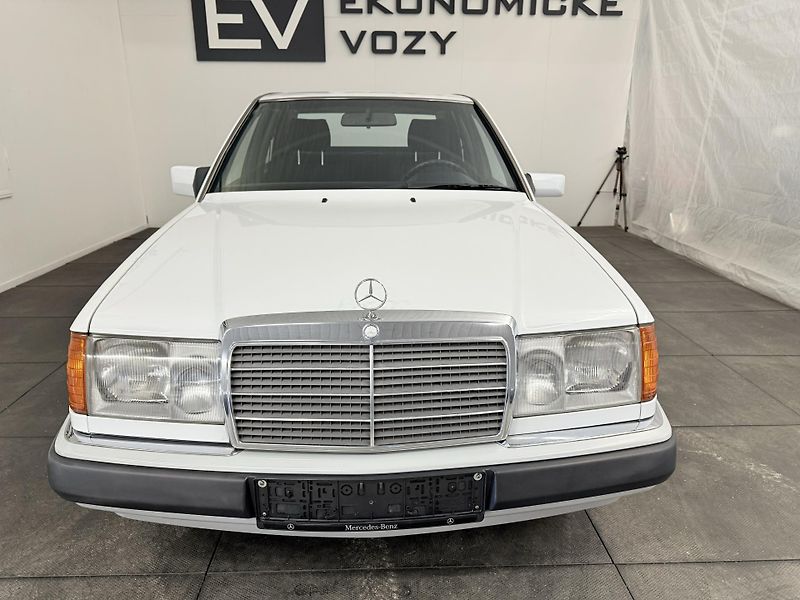 Mercedes-Benz Třídy E (1991) 2.3 , AT ,SERVIS DOLOŽEN! - fotka 9 z 34