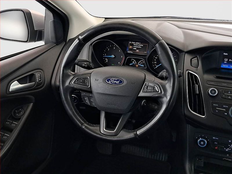 Ford Focus (2015) 1.5 TDCi, Serv.kniha, Tempomat - fotka 13 z 15
