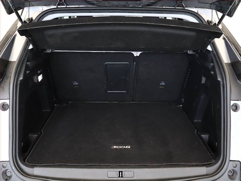 Peugeot 3008 (2017) 1.6 BlueHDi, Automat - fotka 12 z 19