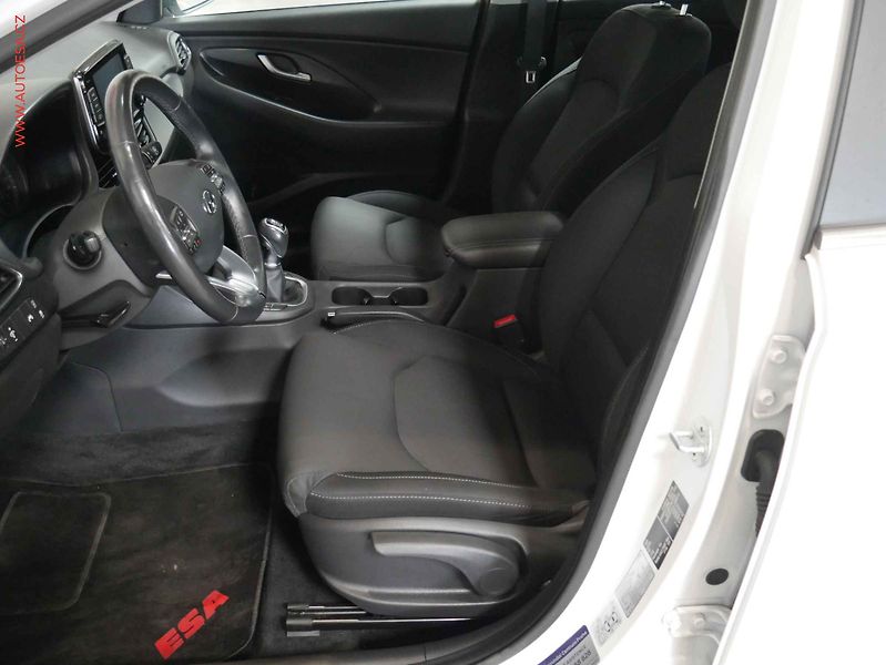 Hyundai i30 (2020) 1.6 CRDi, ČR, Style, navi - fotka 8 z 19