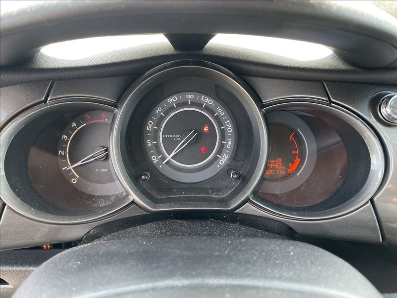 Citroën C3 1,6 HDi 68kw Exclusive 2maj. - fotka 17 z 38