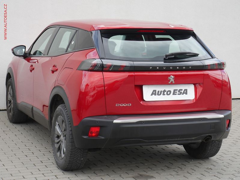 Peugeot 2008 (2021) 1.2PT, ČR, Active - fotka 6 z 17