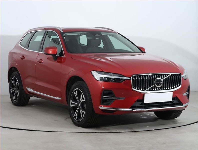 Volvo XC60 (2022) T6 Recharge - fotka 1 z 29