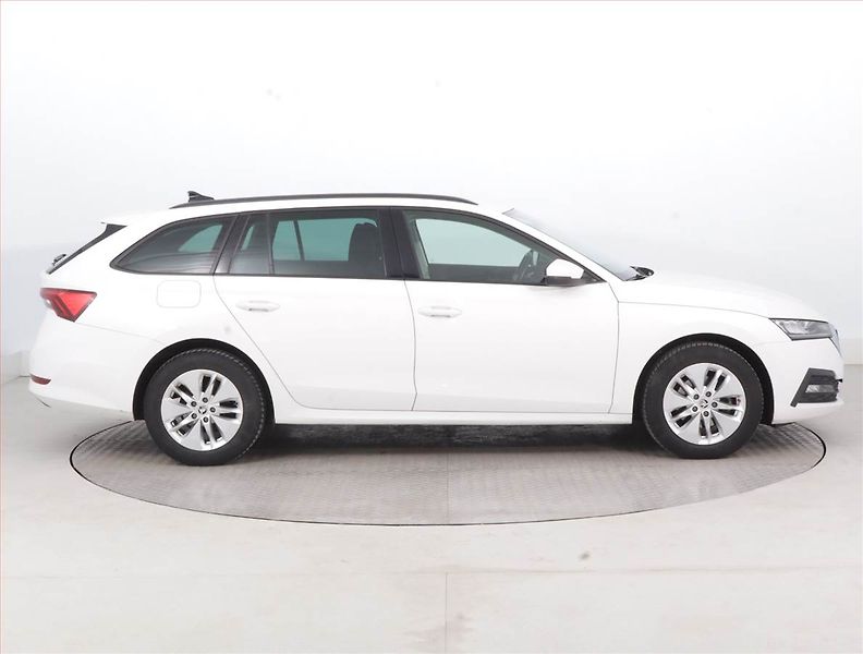 Škoda Octavia (2021) Style 2.0 TDI, Tempomat - fotka 6 z 15