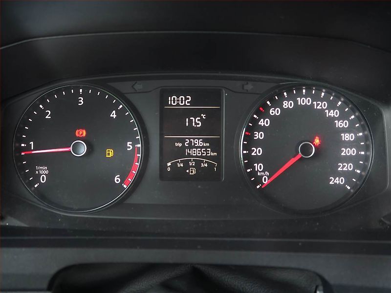 Volkswagen Caravelle (2019) 2.0 TDI, 1Maj - fotka 8 z 15