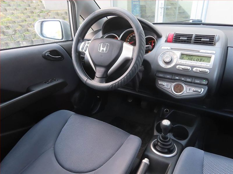 Honda Jazz (2008) 1.4 i-DSI, v provozu - fotka 7 z 18