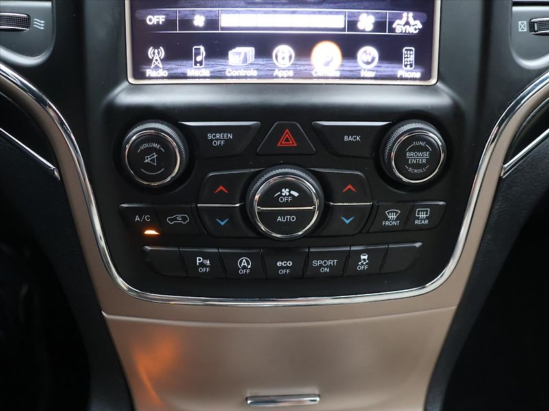 Jeep Grand Cherokee 3.0 V6 250k Limited 4WD Auto - fotka 19 z 30