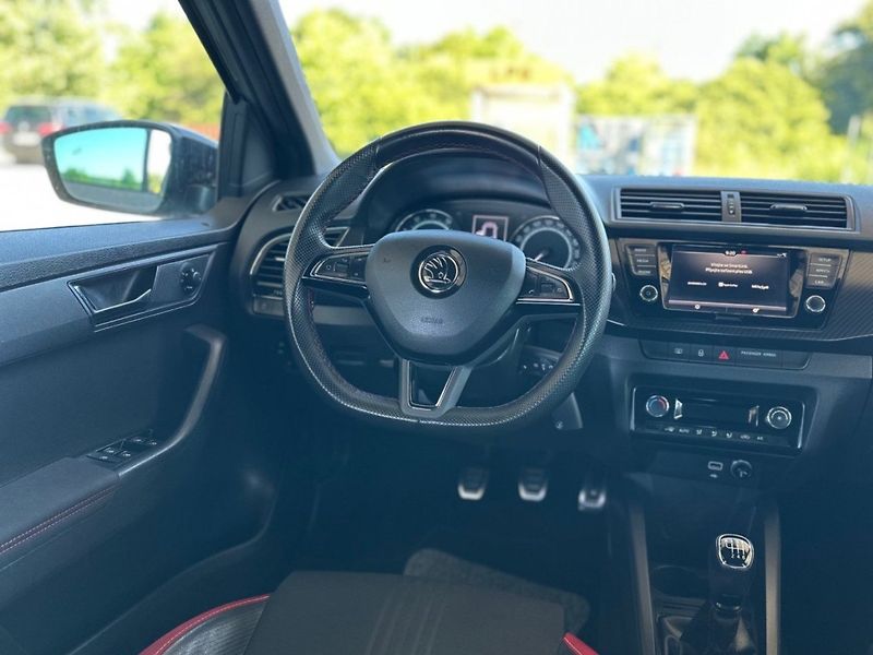 Škoda Fabia (2019) 1.0TSi MONTE CARLO, APP, LED - fotka 9 z 19