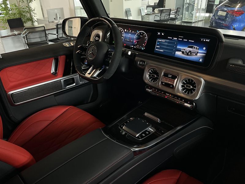 Mercedes-Benz Třídy G 63 AMG 4Matic - fotka 16 z 41