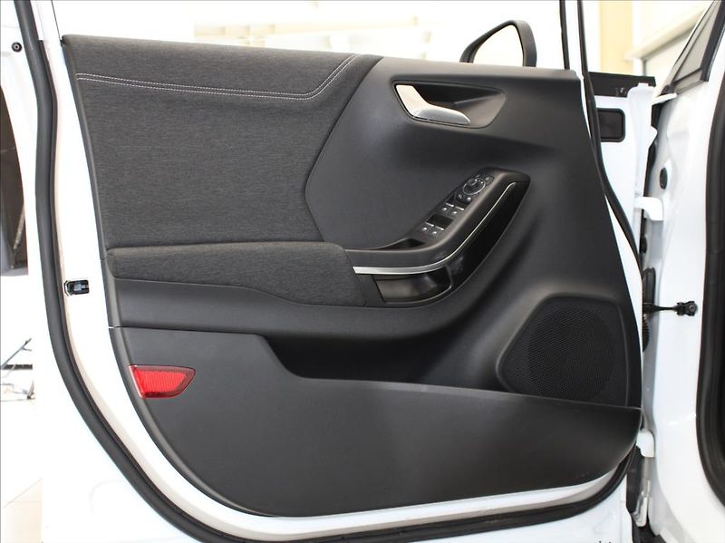 Ford Puma 1,0 EB 125k. AT Titanium 19tkm - fotka 15 z 23