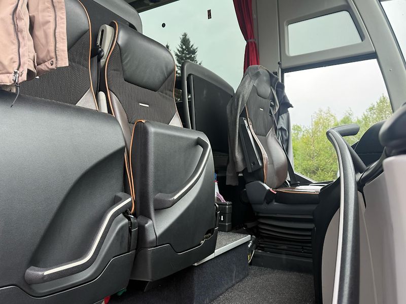Setra (2015) S516HD TOP VÝBAVA + 980l - fotka 13 z 20