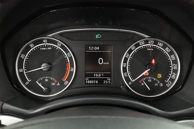 Škoda Octavia (2011) RS 2.0 TSI, Xenony, Tempomat - fotka 8 z 13