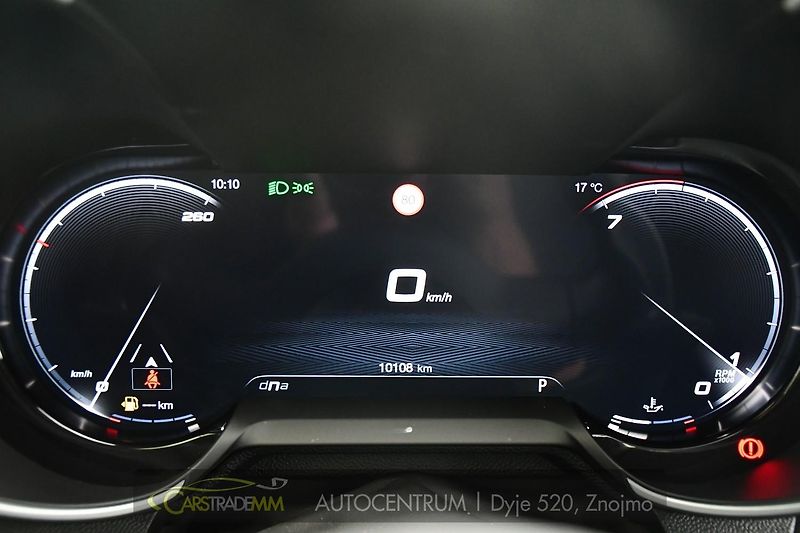 Alfa Romeo Giulia 2.0T 16V 206kW VELOCE AT8 Q4 - fotka 31 z 53