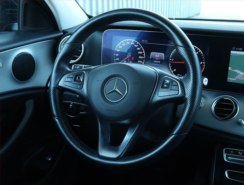 Mercedes-Benz Třídy E (2017) E 220 d - fotka 27 z 27