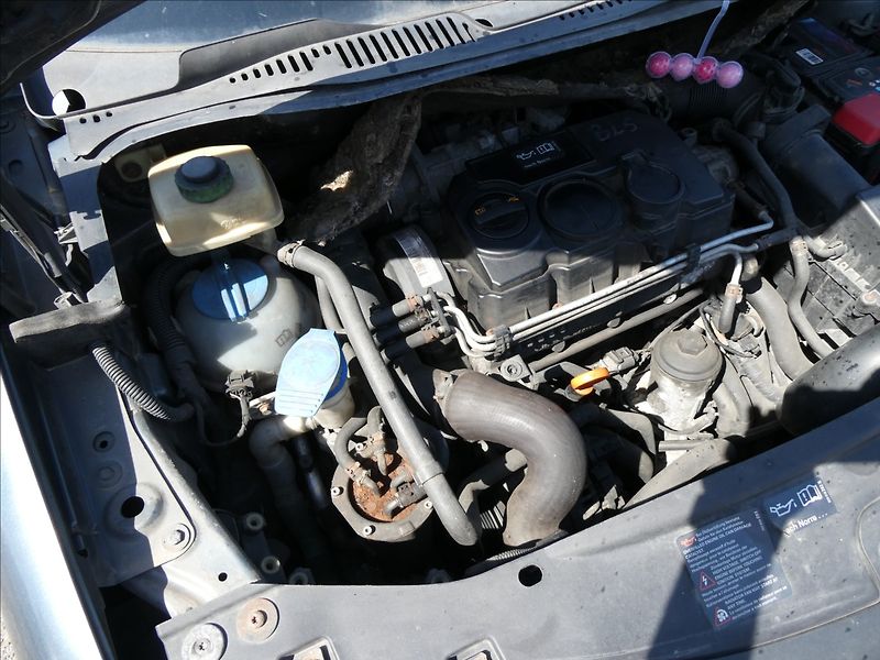 Volkswagen Caddy 1,9 TDi Life 5.míst,klimatizac - fotka 26 z 33