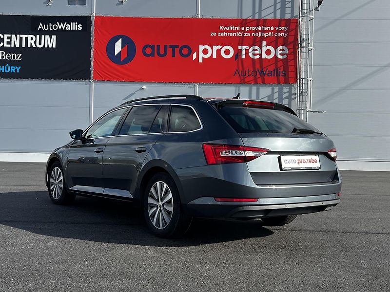 Škoda Superb 2.0TDI DSG ACC 1.Maj DPH TZ - fotka 5 z 24