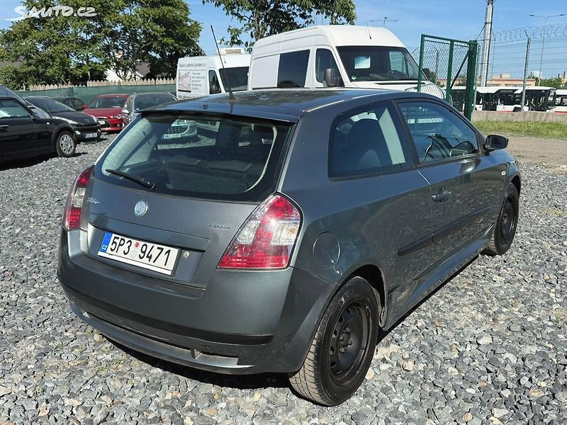 Fiat Stilo (2007) 1.4i, 70kw Původ ČR Nová STK - fotka 5 z 17
