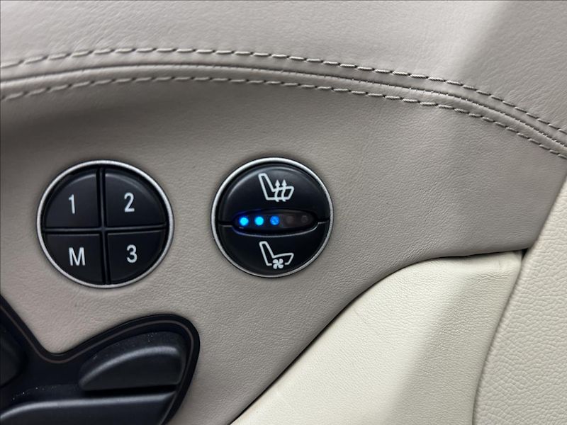Mercedes-Benz SL 5,0 500 V8 225kW AT KŮŽE - fotka 33 z 48