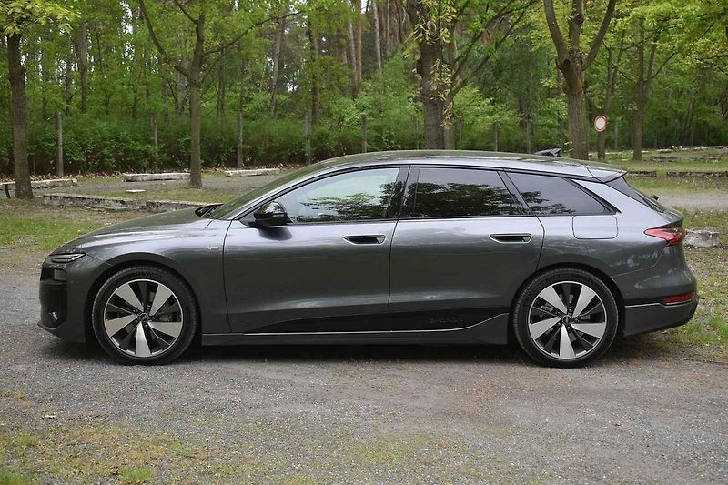 Audi A6 e-tron je hodně pohodlné auto s velmi dobrým dojezdem.