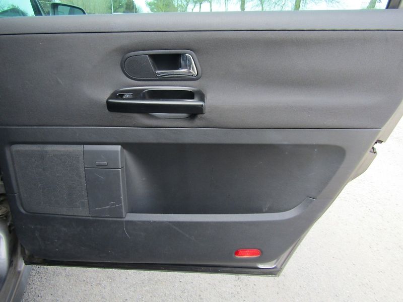 Seat Alhambra (2006) 2.0 TDI 103kW - fotka 24 z 34