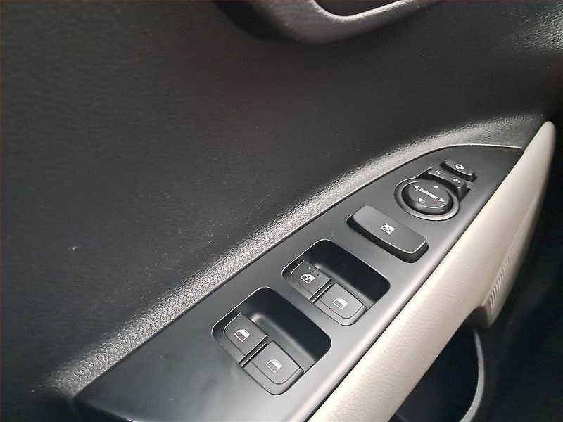 Kia Stonic (2018) 1.4 CVVT, Serv.kniha, Navi - fotka 16 z 17