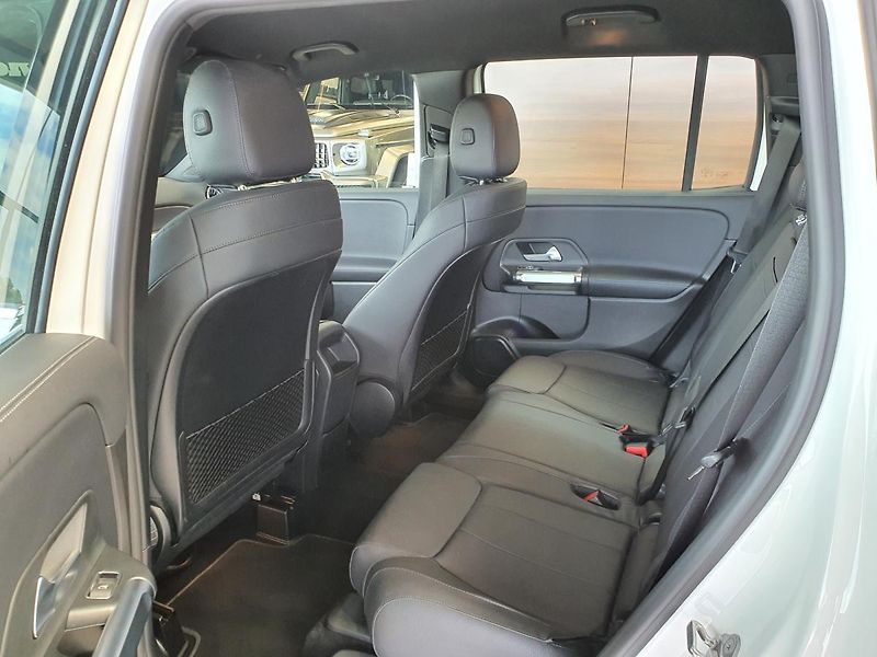 Mercedes-Benz GLB (2020) 220 D 4MATIC REZERVACE - fotka 17 z 25
