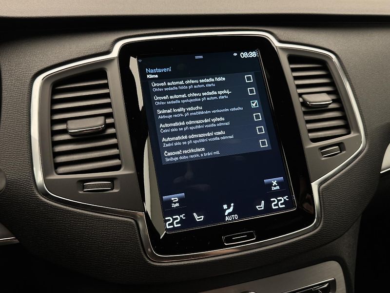 Volvo XC90 B5 AWD MOMENTUM AUT - fotka 40 z 42