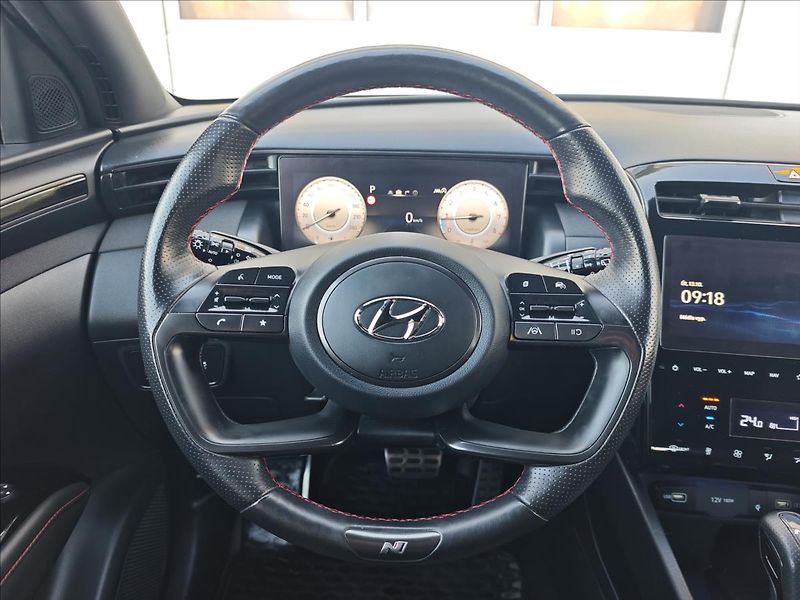 Hyundai Tucson 1,6 T-GDI MHEV 7DCT automat  4 - fotka 17 z 23