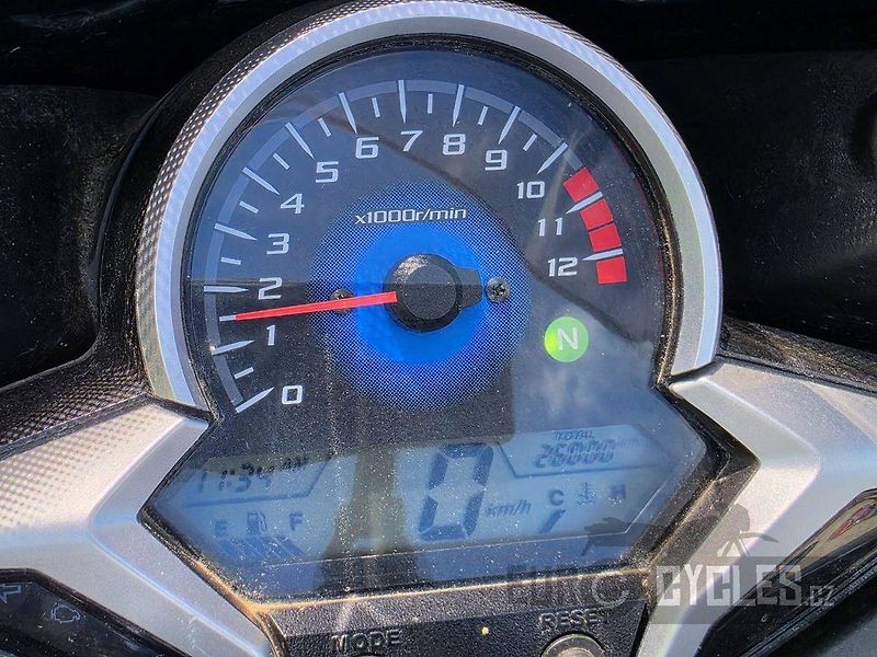 Honda CBR 250 R (2011) - fotka 13 z 13